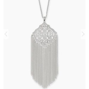 Kendra Scott necklace